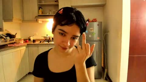 Snapshot of petitee_lunna chatting on July 2, 2:33 am Lunna online show from July 2, 2:33 am