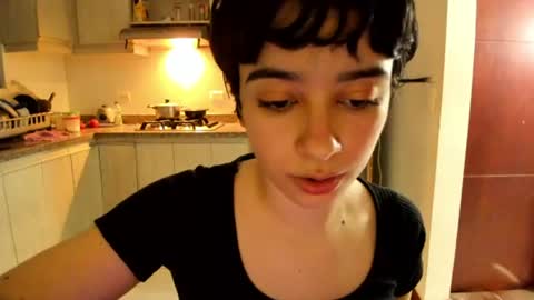 Snapshot of petitee_lunna chatting on July 2, 3:23 am Lunna online show from July 2, 3:23 am