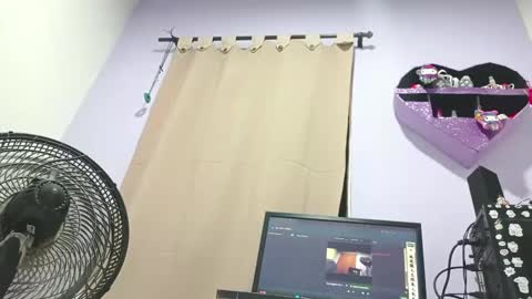 danna online show from January 18, 5:20 am