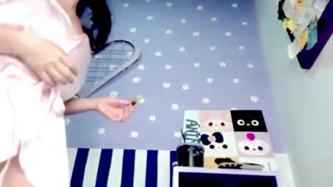 danna online show from April 11, 5:23 am