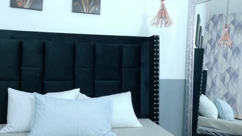 little sharon online show from March 31, 2:24 am