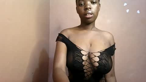 Snapshot of petitemomma76379 chatting on July 7, 7:09 am sexy chocolate online show from July 7, 7:09 am