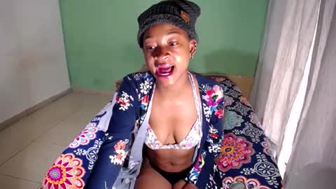 petitesammy online show from April 12, 10:31 am