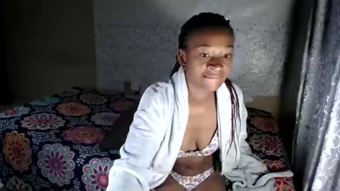 Snapshot of petitesammy chatting on May 15, 6:48 pm petitesammy online show from May 15, 6:48 pm