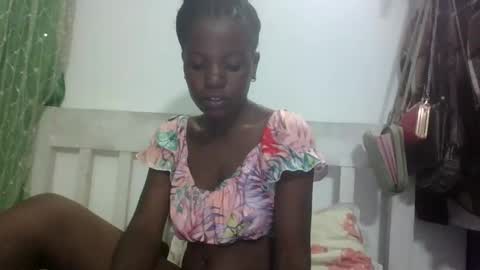 petitesweetchiq online show from September 21, 6:42 pm