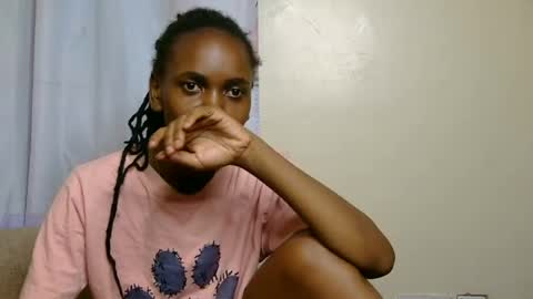 petitevixenn online show from August 6, 12:51 pm