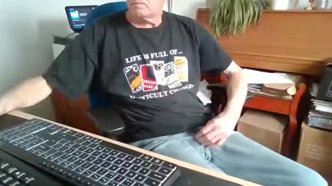 petitwilly online show from March 25, 9:26 am