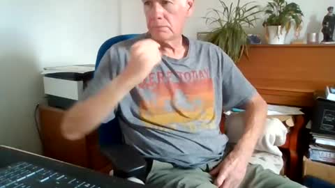 petitwilly online show from July 28, 10:43 am