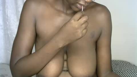 pettite_cora1 online show from December 15, 9:30 pm