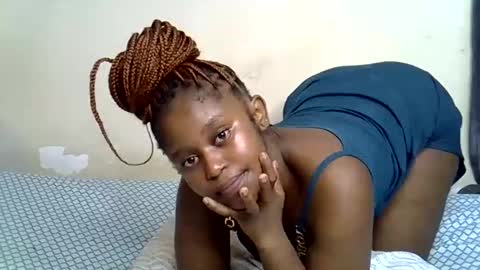 Snapshot of pettite_gal chatting on May 14, 5:58 am pettite_gal online show from May 14, 5:58 am