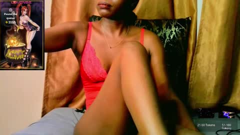 Snapshot of pettitemellany chatting on February 8, 2:04 am pettitemellany online show from February 8, 2:04 am