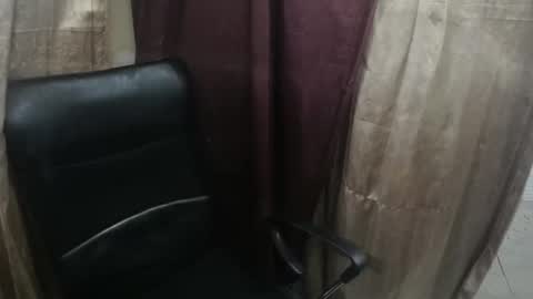 petty_boy777 online show from January 14, 2:28 am