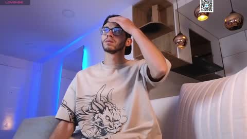 phantom_bigger1 online show from February 4, 10:54 am