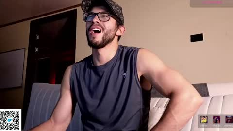 phantom_bigger1 online show from April 15, 11:05 pm