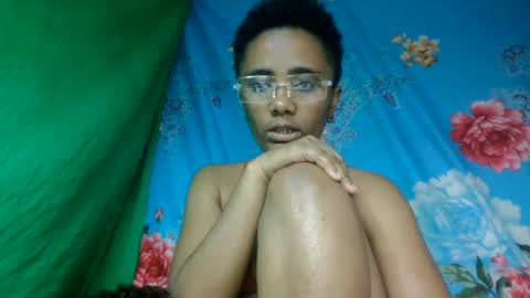 Snapshot of phaosiiia chatting on June 28, 12:27 am phaosiiia online show from June 28, 12:27 am