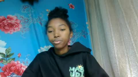 Snapshot of phaosiiia chatting on June 29, 10:15 am phaosiiia online show from June 29, 10:15 am