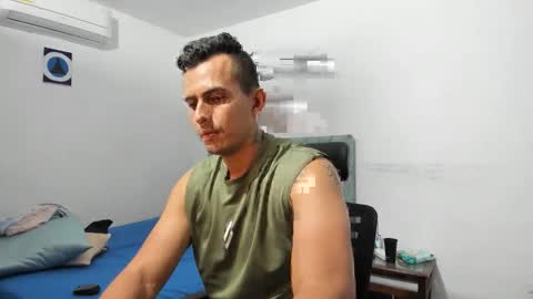 Snapshot of pharrell_bigcock chatting on November 30, 11:53 pm pharrell_bigcock online show from November 30, 11:53 pm