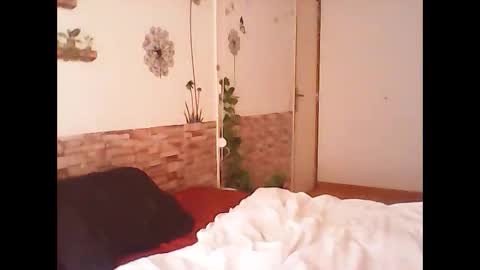 Snapshot of phatpcat73 chatting on June 6, 9:36 am phatpcat73 online show from June 6, 9:36 am