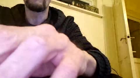 Snapshot of phil2102 chatting on January 12, 11:47 pm phil2102 online show from January 12, 11:47 pm