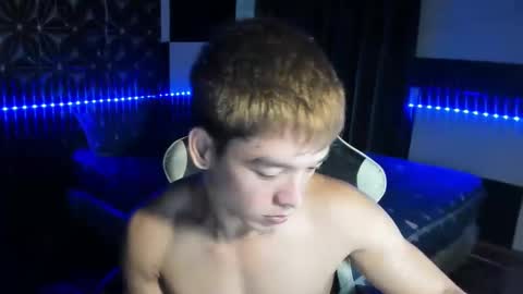 Snapshot of philhotbody chatting on January 27, 9:34 am AJ online show from January 27, 9:34 am