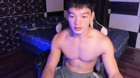 Snapshot of philhotbody chatting on February 21, 10:28 am AJ online show from February 21, 10:28 am