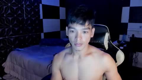 Snapshot of philhotbody chatting on September 12, 2:17 pm AJ online show from September 12, 2:17 pm