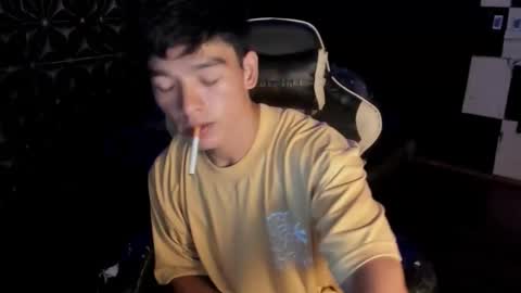 Snapshot of philhotbody chatting on November 5, 9:42 am AJ online show from November 5, 9:42 am