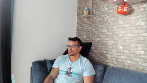 Snapshot of philipe_inzagui chatting on October 16, 9:27 pm Philipe online show from October 16, 9:27 pm