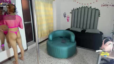 Snapshot of philipp_jones chatting on February 28, 2:40 pm PHIL online show from February 28, 2:40 pm