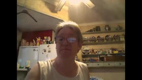 Snapshot of phillboys chatting on February 19, 12:23 pm phillboys online show from February 19, 12:23 pm