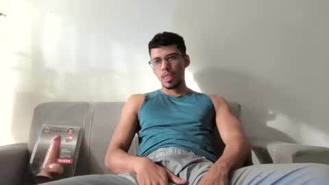 Snapshot of phillip_collins chatting on August 3, 12:32 pm Milo online show from August 3, 12:32 pm