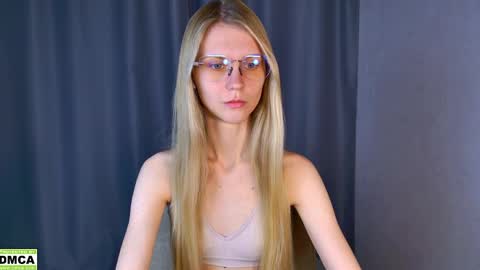 phoebepa online show from April 13, 11:59 am