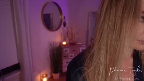 PHOENIX TAYLOR online show from November 19, 2:11 am