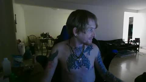 Snapshot of phrostdd chatting on November 11, 2:33 am FrankenDaddy online show from November 11, 2:33 am