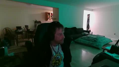 Snapshot of phrostdd chatting on May 4, 2:29 am FrankenDaddy online show from May 4, 2:29 am