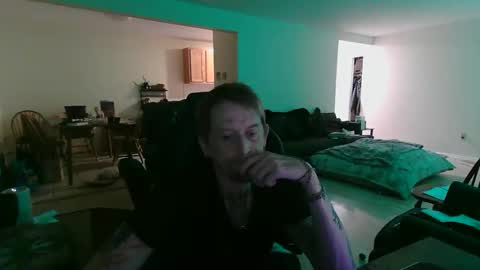 Snapshot of phrostdd chatting on May 5, 1:02 am FrankenDaddy online show from May 5, 1:02 am
