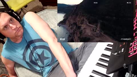 Snapshot of phu_q chatting on December 29, 3:57 pm DDT online show from December 29, 3:57 pm