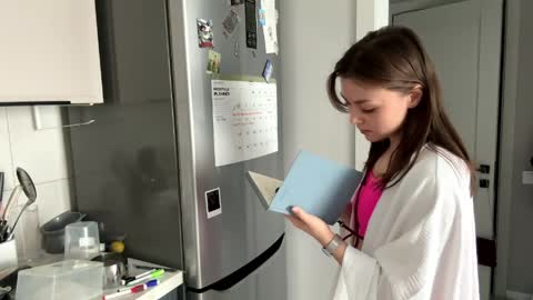 tris online show from April 30, 7:47 am