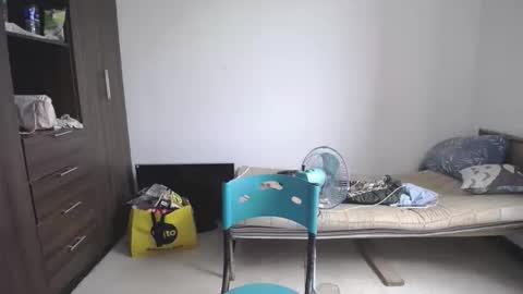 izzy online show from April 7, 7:03 pm