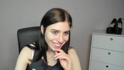 P I A online show from November 2, 7:44 am