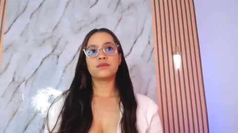 piagelvez_ online show from November 20, 7:57 pm