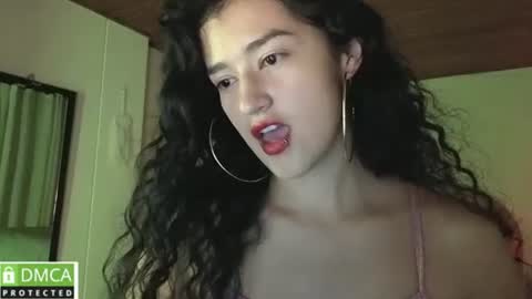 Snapshot of piama_burnss chatting on June 17, 11:49 pm piama_burnss online show from June 17, 11:49 pm