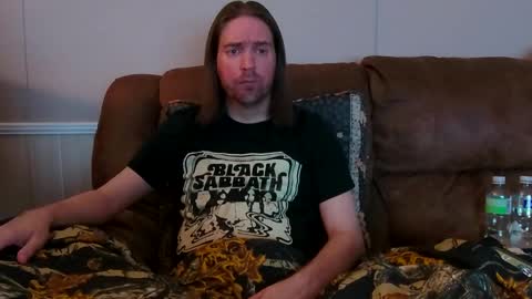 Snapshot of pianoman423 chatting on February 14, 3:00 am Jay online show from February 14, 3:00 am