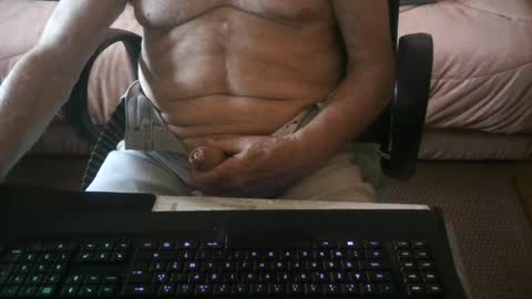 Snapshot of piavola chatting on June 22, 1:41 pm piavola online show from June 22, 1:41 pm
