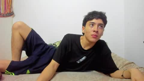 picaszomilos350 online show from March 30, 7:37 pm