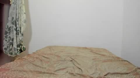 picaszomilos350 online show from April 16, 5:08 am