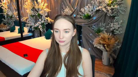 Emelie online show from February 4, 10:21 am