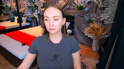 Emelie online show from February 11, 4:35 pm