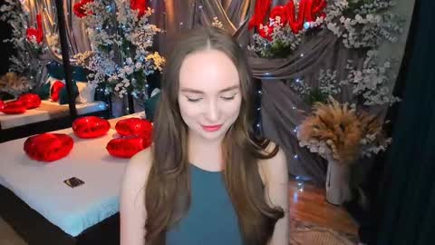 Emelie online show from February 18, 9:20 pm