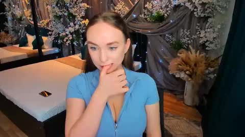 Emelie online show from February 23, 1:10 pm